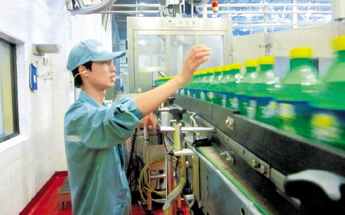 Cola Soda Water Beverage Production Line , Carbonation Machine Industrial For PET Bottle